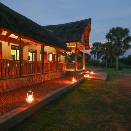 Pakuba Safari Lodge Nwoya ภายนอก รูปภาพ