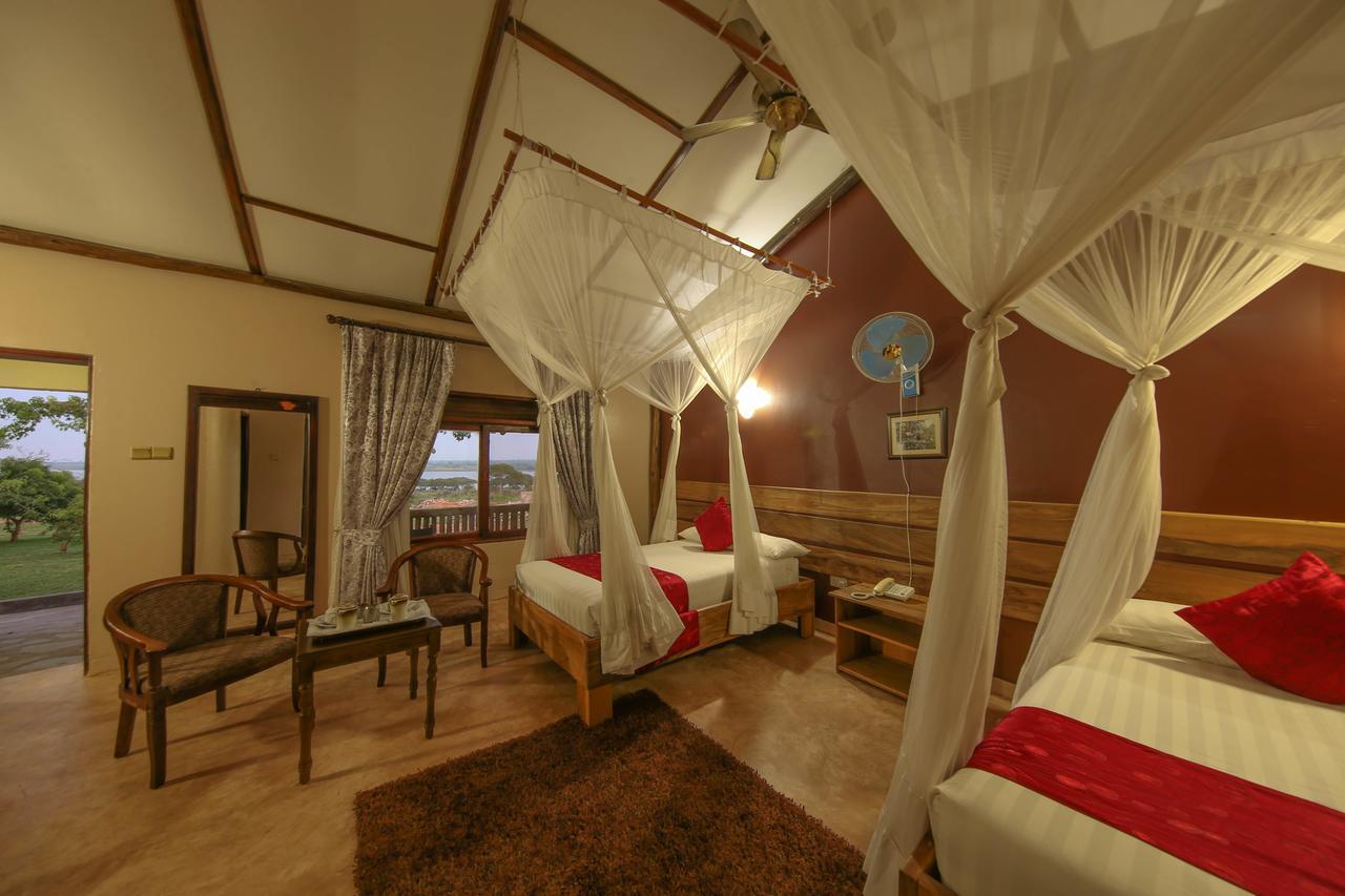 Pakuba Safari Lodge Nwoya ภายนอก รูปภาพ