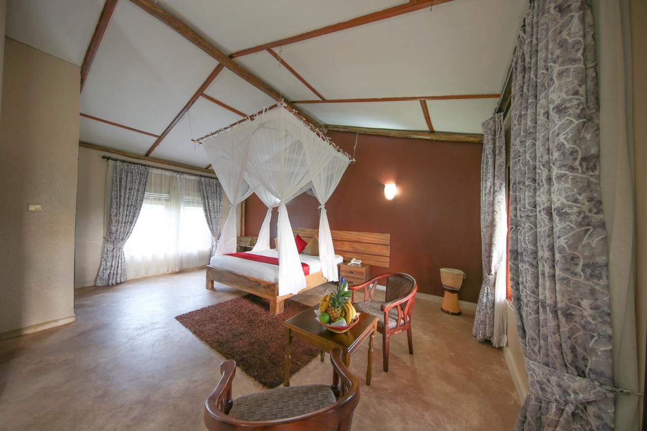 Pakuba Safari Lodge Nwoya ภายนอก รูปภาพ